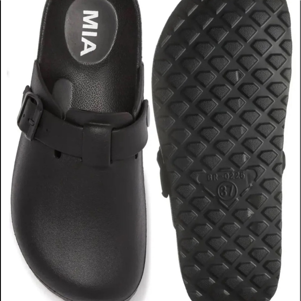 Mia slip on shoe SZ 9